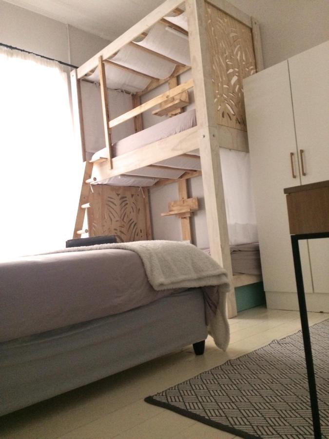 Moy Guesthouse & Backpackers ケープタウン エクステリア 写真